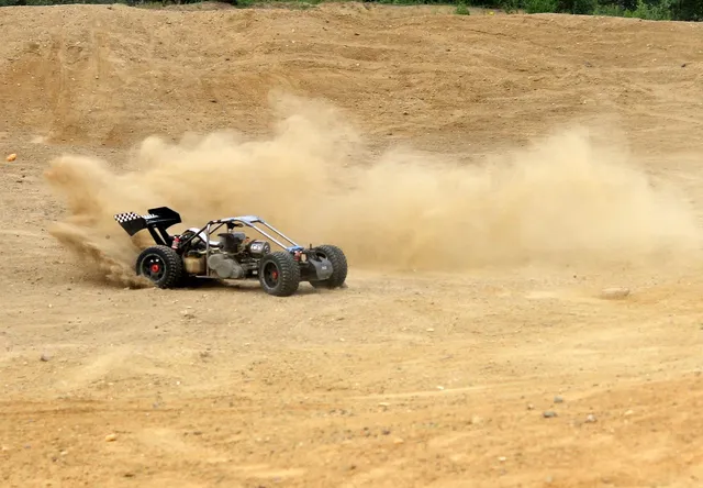 ATV electric cu telecomanda si 2 motoare 12V